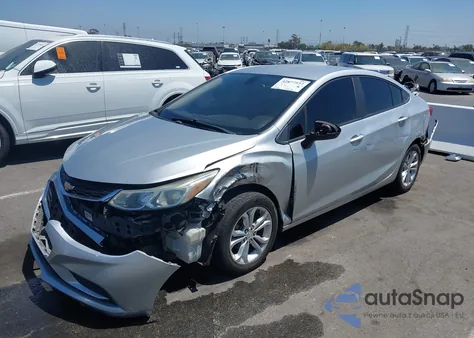 2019 Chevrolet Cruze Ls z USA, uszkodzony, nr VIN 1G1BC5SM4K7151956